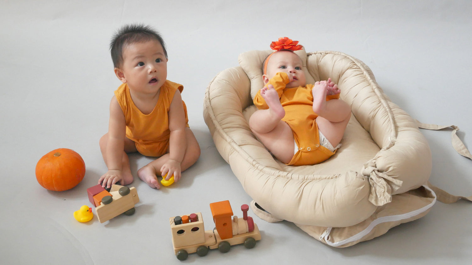 Babies bedding set perfect for newborn babies and clothes, along with a few cute options and a wide range of colors